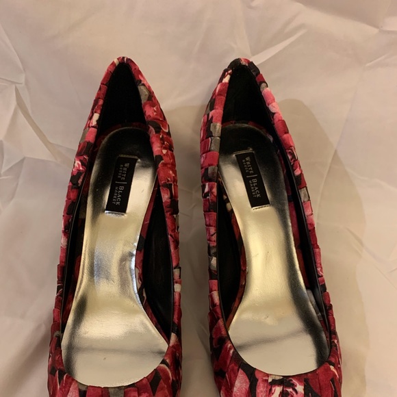 White House Black Market Floral cloth shoes - Picture 2 of 8